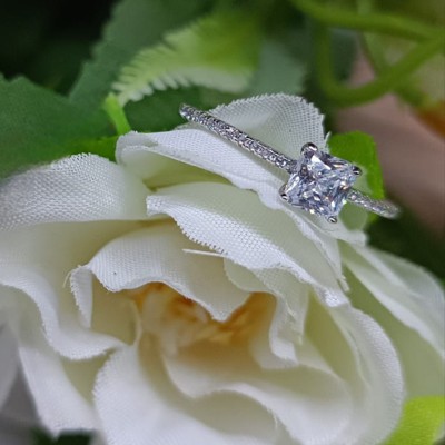 Anillo corte princesa