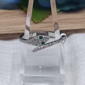 Anillo serpiente ojos verdes delgada